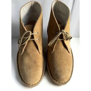 CLARKS Women’s Chukka Desert Boots Oak Suede Lace Up Chukka Size 9 Crepe Sole